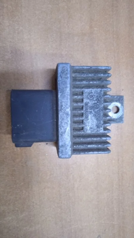 Реле свечей накала Renault Megane 7700115078 2