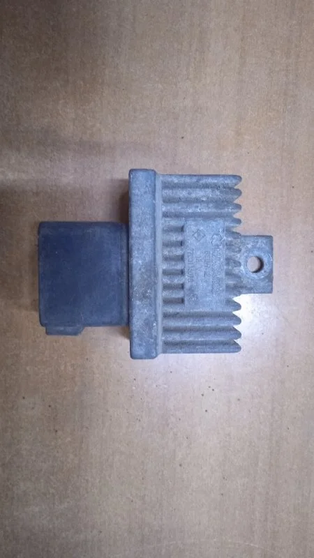Реле свечей накала Renault Megane 7700115078 2