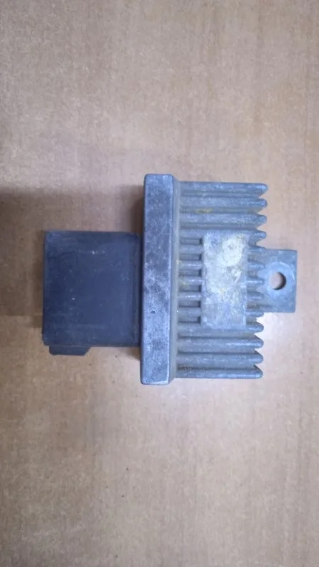 Реле свечей накала Renault Megane 7700115078 2