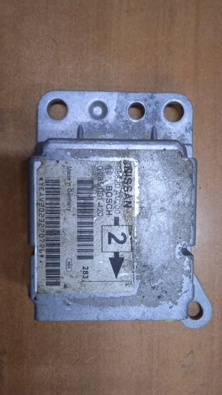 Блок управления SRS Nissan Primera 98820AV200 P12