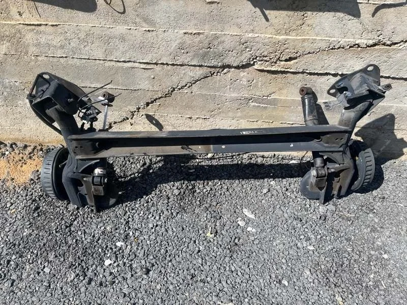 Балка задняя Renault Kangoo 2008-2013 555113267R 2