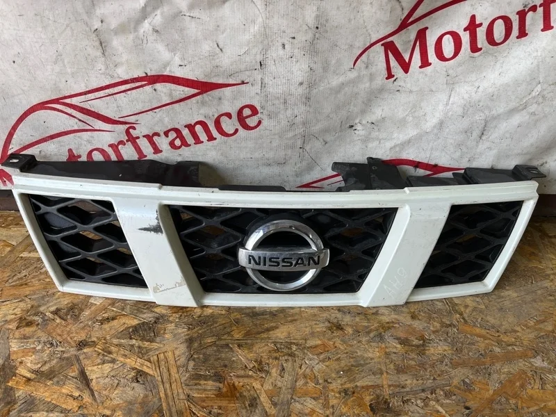 Решетка радиатора Nissan X-Trail 2007-2011 62310JG40A T31