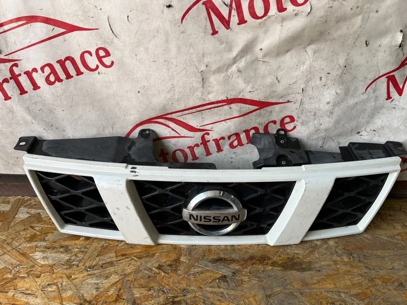 Решетка радиатора Nissan X-Trail 2007-2011 62310JG40A T31