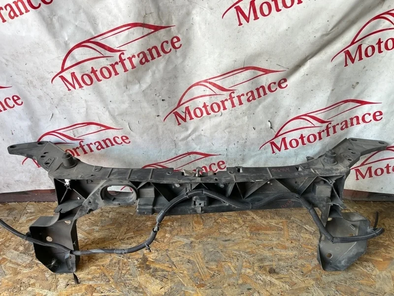 Панель передняя Renault Clio 2005-2012 8200290143