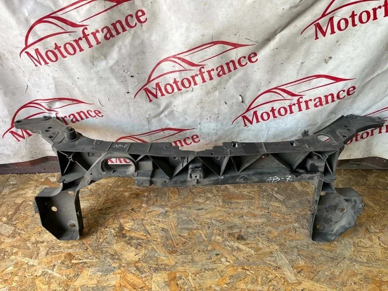 Панель передняя Renault Clio 2005-2012 8200290143