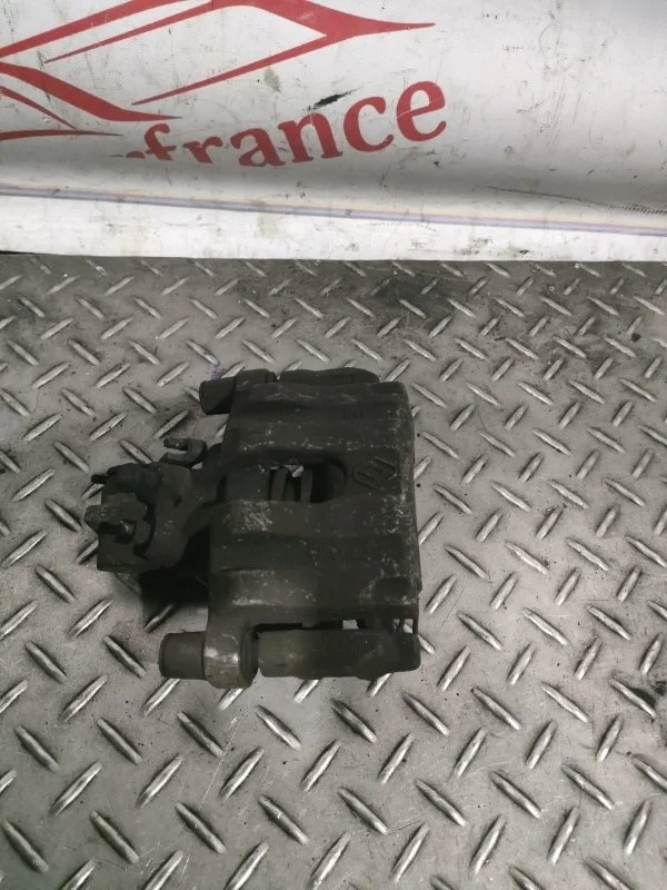 Суппорт тормозной Renault Laguna 2006 7701049109 2, задний правый