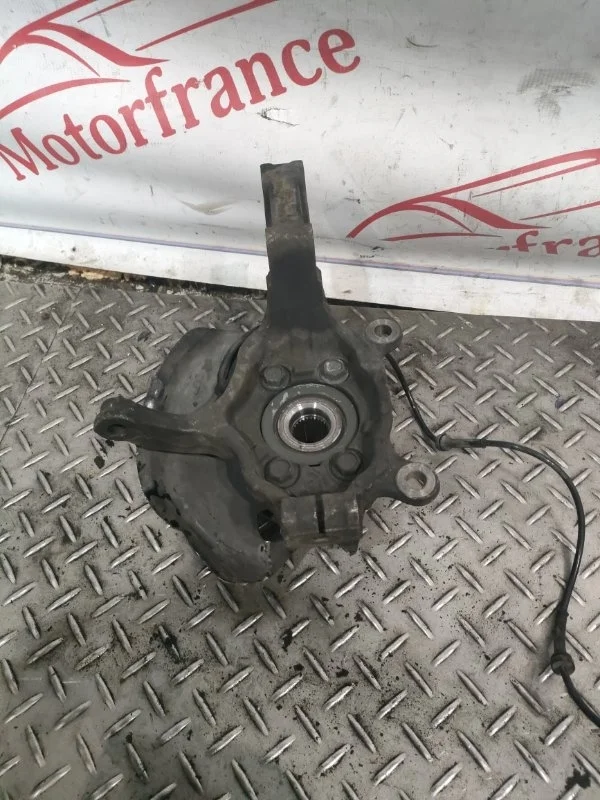 Кулак поворотный Nissan Qashqai 2012 40015JD000 J10 1.6 HR16DE, передний левый