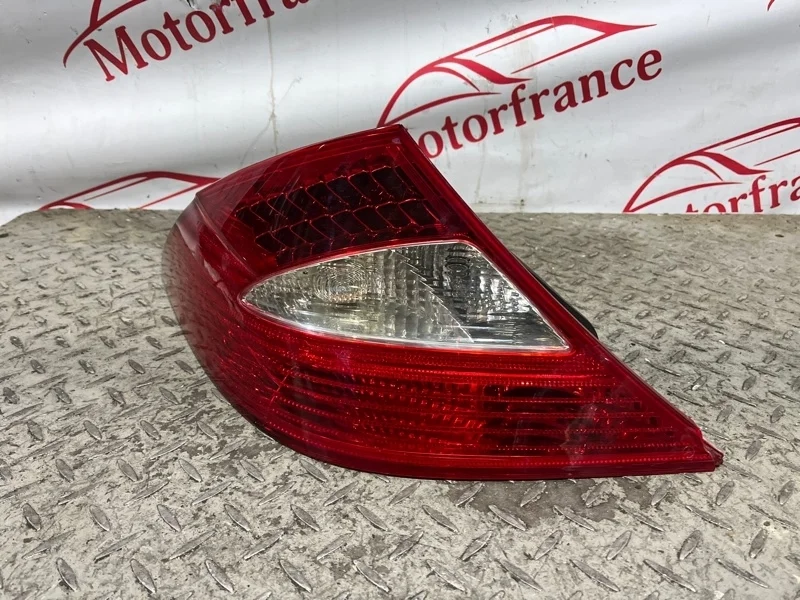 Фонарь задний Mercedes-benz CLS-Class 2004-2010 A2198200164 C219, левый
