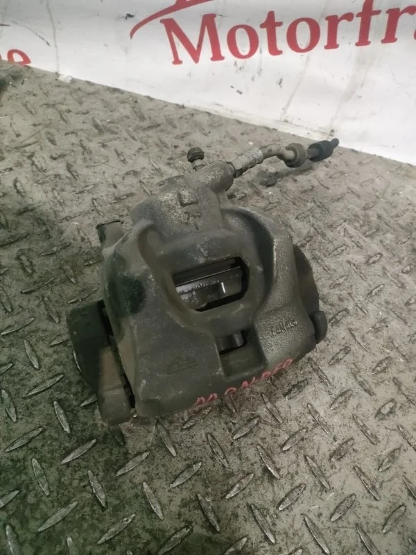 Суппорт тормозной Ford Mondeo 2008 1583140 4, передний левый