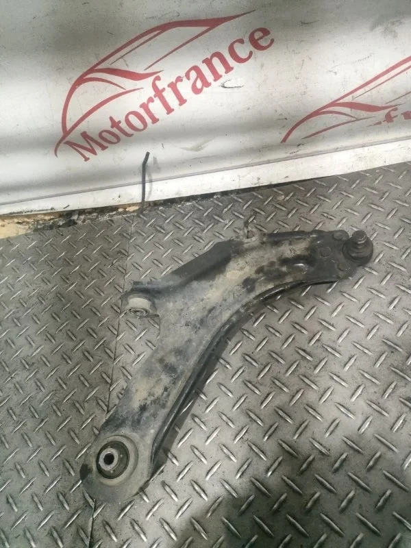 Рычаг передний Renault Kangoo 2010 8200586567 2 1.5 DCI K9K, передний правый