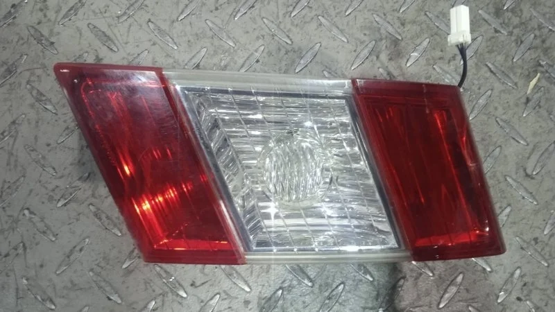 Фонарь задний внутренний правый Chevrolet Epica 96851766 1