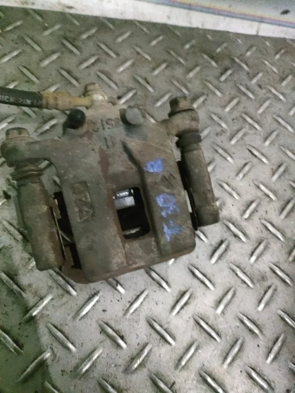 Суппорт тормозной Nissan X-trail 2005 440118H30A T30, задний левый