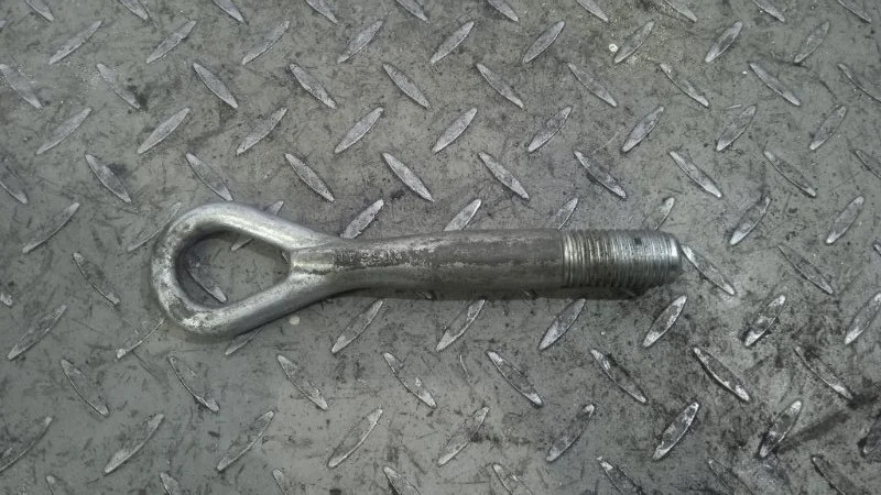 Крюк буксировочный Nissan Qashqai 51112JD00A J10