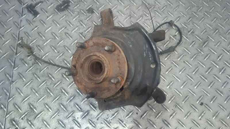 Кулак поворотный Nissan X-Trail 400158H300 T30, передний левый