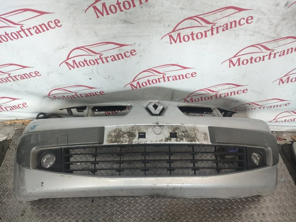 Бампер передний Renault Megane 2007 620223579R 2