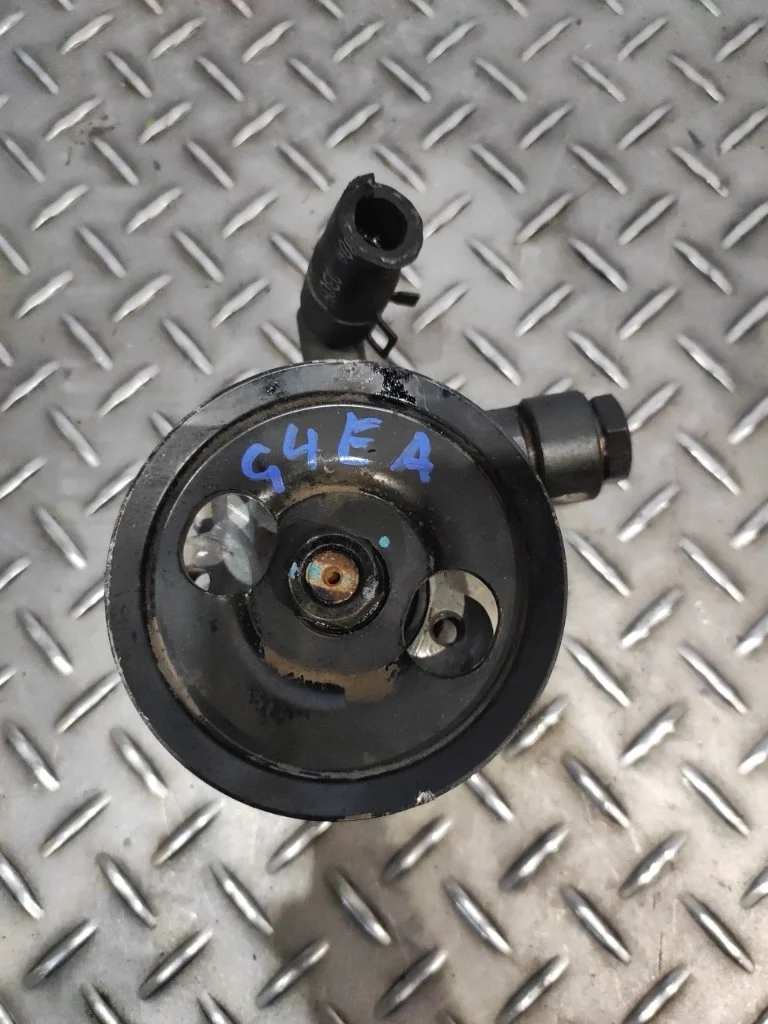 Насос гидроусилителя руля Hyundai Getz 2002 571101C301 1 1.3 G4EA