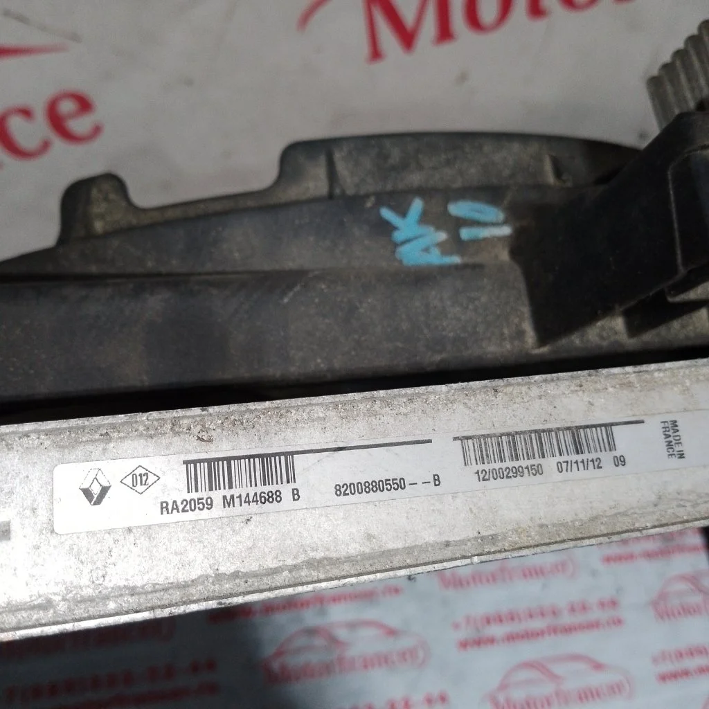 Радиатор охлаждения Renault Duster 2013 8200880550