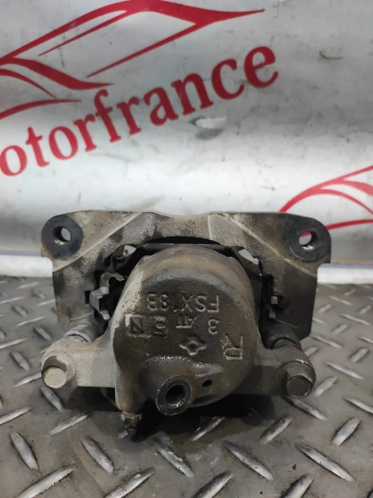 Суппорт тормозной Toyota Rav4 2004 4773042040 XA20 1AZFE, передний правый