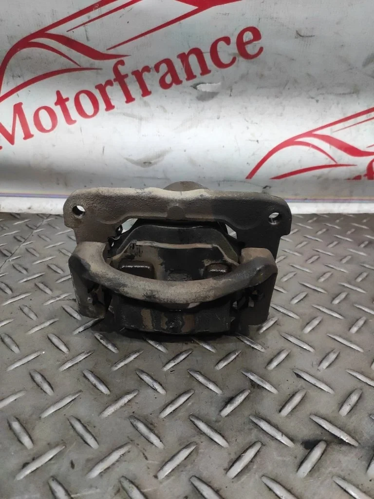 Суппорт тормозной Toyota Rav4 2004 4775042040 XA20 1AZFE, передний левый