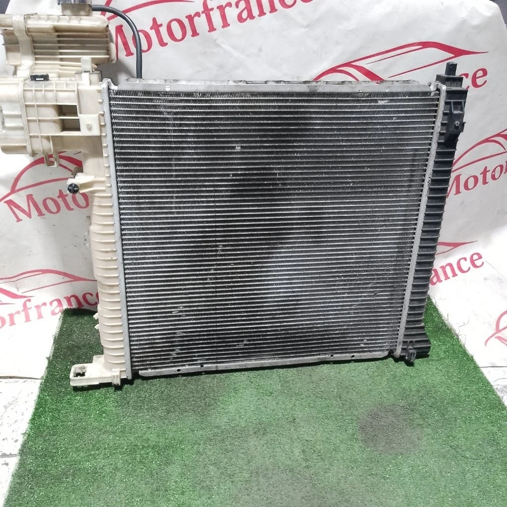 Радиатор охлаждения двигателя Mercedes-benz Vito A6385013001 W638 2.2 OM611