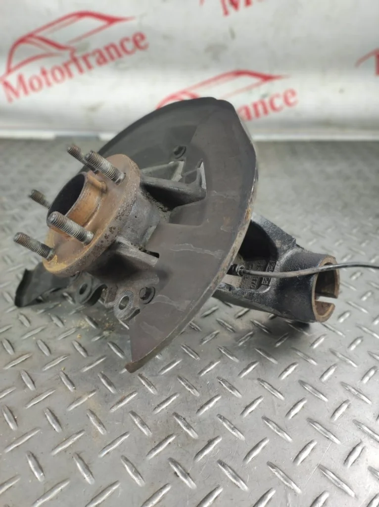 Кулак поворотный Ford Kuga 2013 1781982 2 2.0 TDCI T7MA, передний правый