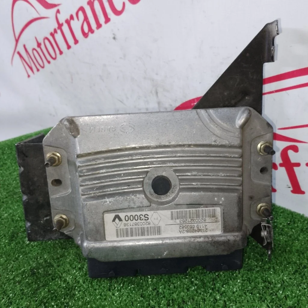 Блок управления двигателем Renault Megane 8200321263 2 1.6 K4M