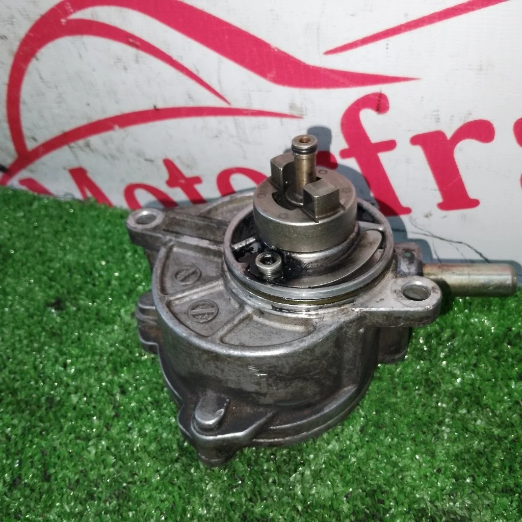 Вакуумный насос Mercedes-Benz C-Class 2006 A6462300165 W203 2.2 CDI OM 646