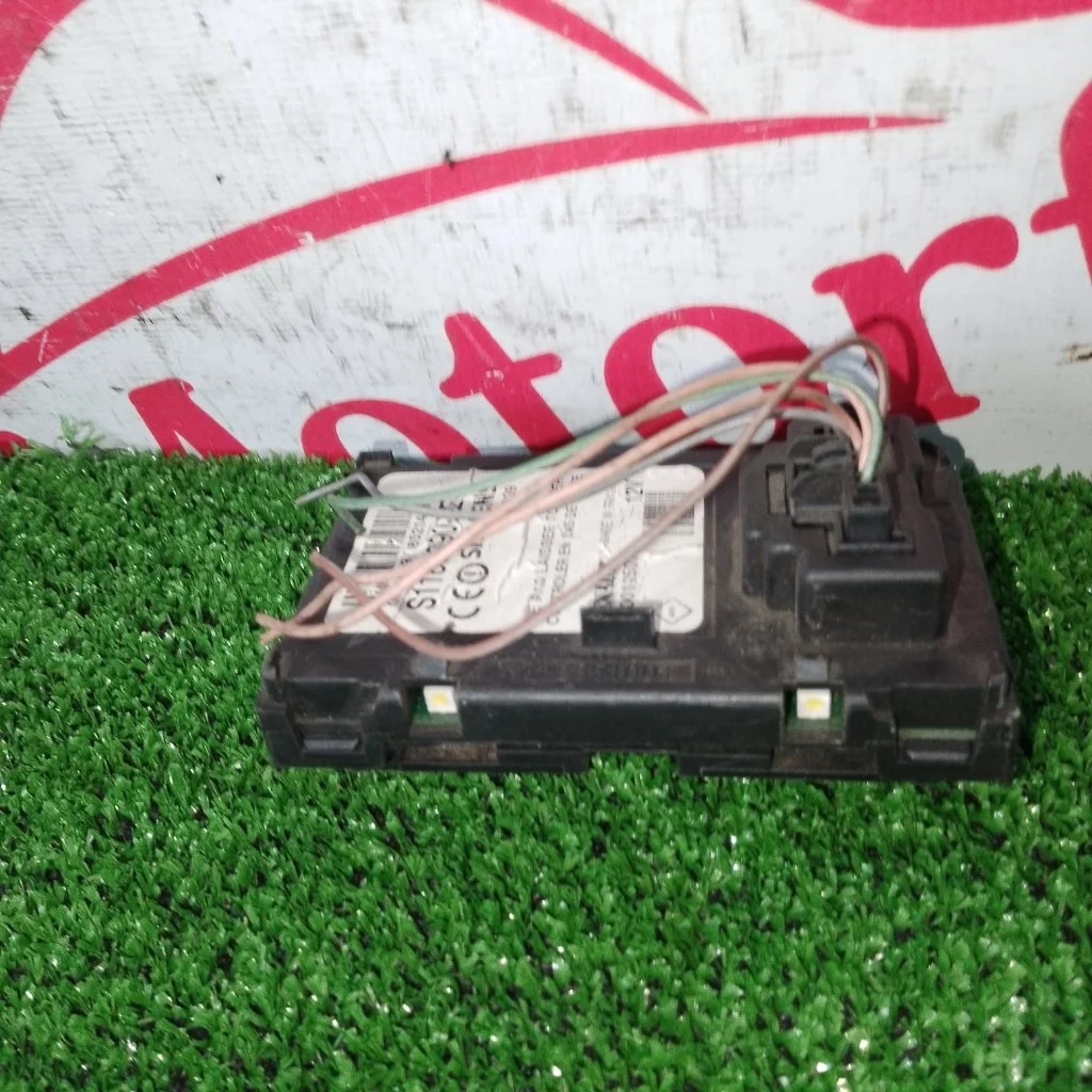 Замок зажигания Renault Megane 8200125077 2