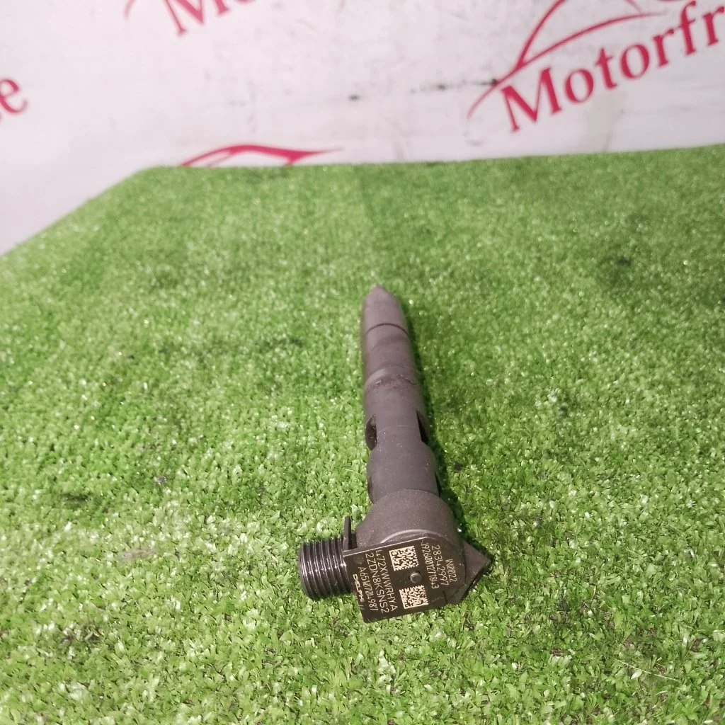 Форсунка дизельная электрическая Mercedes-Benz E-Class 2012 A6510704987 W212 OM651