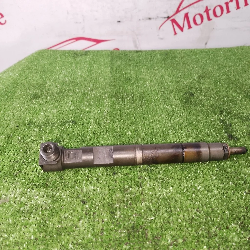 Форсунка дизельная электрическая Mercedes-Benz E-Class 2012 A6510704987 W212 OM651