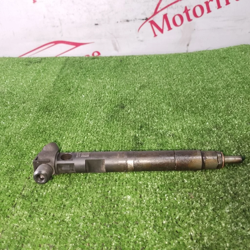 Форсунка дизельная электрическая Mercedes-Benz E-Class 2012 A6510704987 W212 OM651