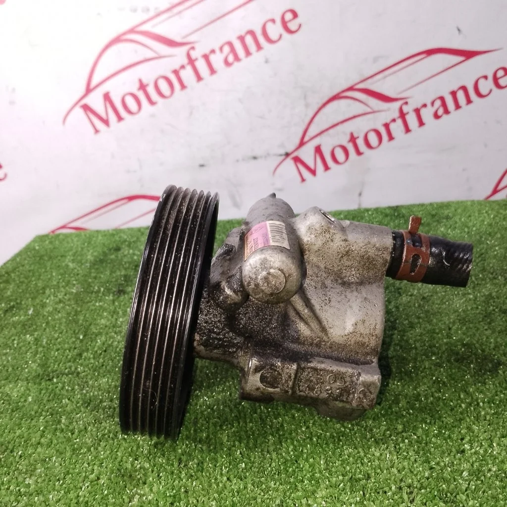 Насос гидроусилителя руля Renault Laguna 8200054528 2 1.8 16V F4P