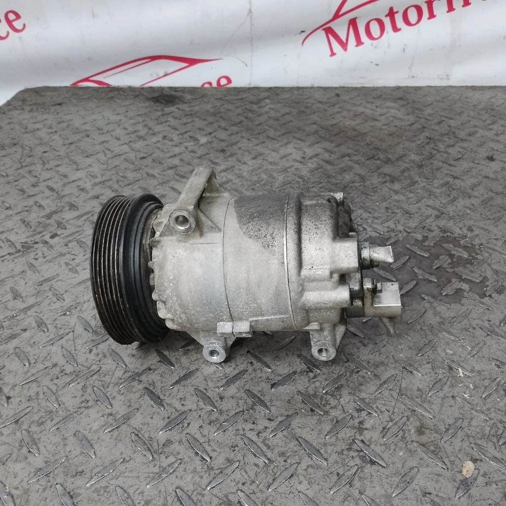 Компрессор кондиционера Renault Megane 8200470242 2 K4M