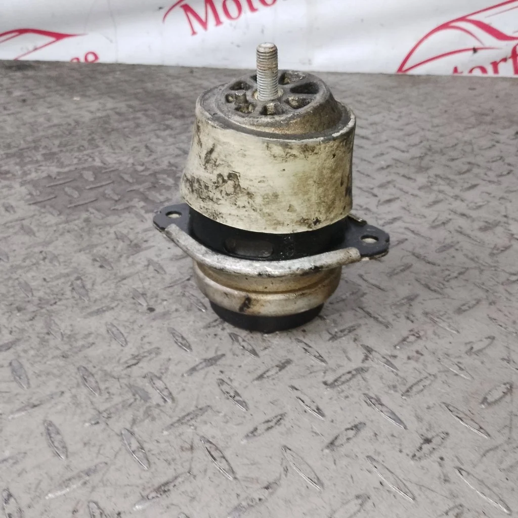 Подушка двигателя Audi Q7 2009 7L8199131A 1 BKS