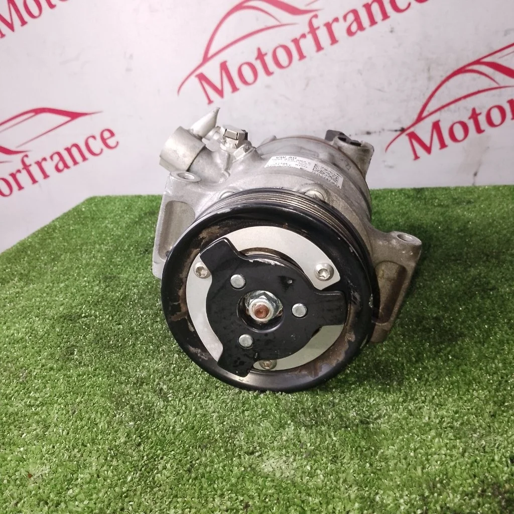 Компрессор кондиционера Audi A3 5Q0820803 8P