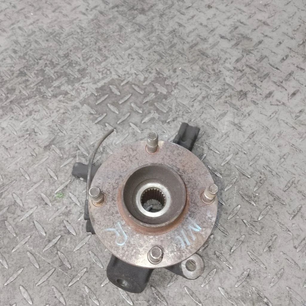 Кулак поворотный Nissan Almera 400144M400 N16, передний правый