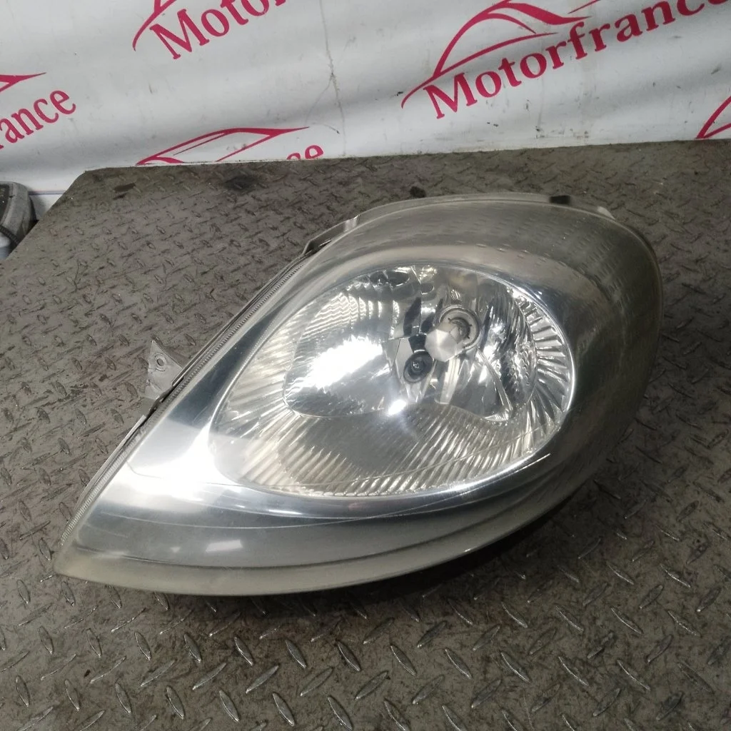 Фара галогеновая Renault Trafic 2004 7700311371 2, передняя левая