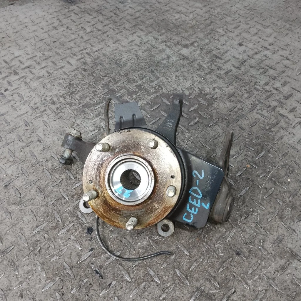 Кулак поворотный Kia Ceed 51715A6000 2, передний левый