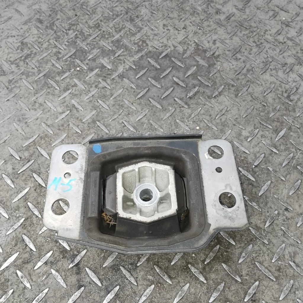 Подушка МКПП Ford Mondeo 2017 6G917M121AC 5 1.5 ECOBOOST