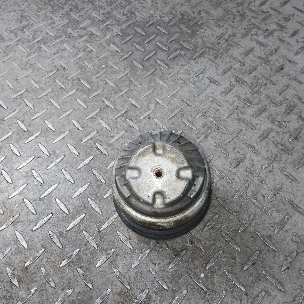 Опора двигателя Mercedes-Benz C-Class A2032401217 W203 3.2 112946