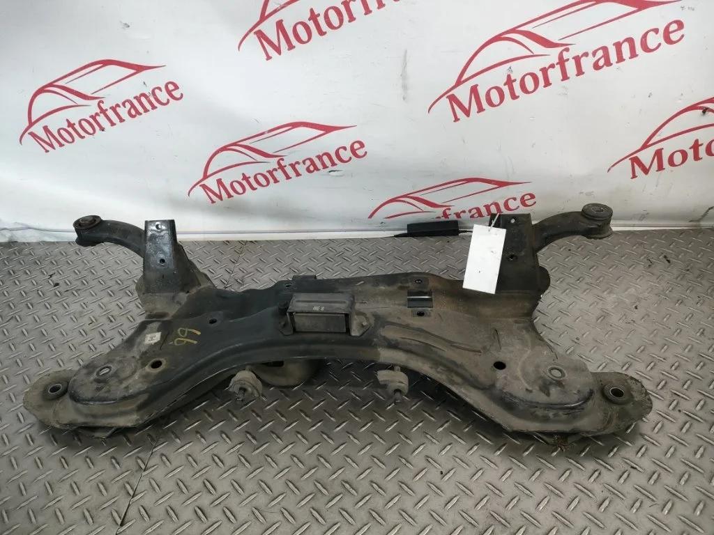 Подрамник передний Hyundai getz 2004 624001CXXX 1