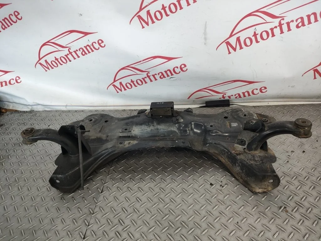 Подрамник передний Hyundai getz 2004 624001CXXX 1