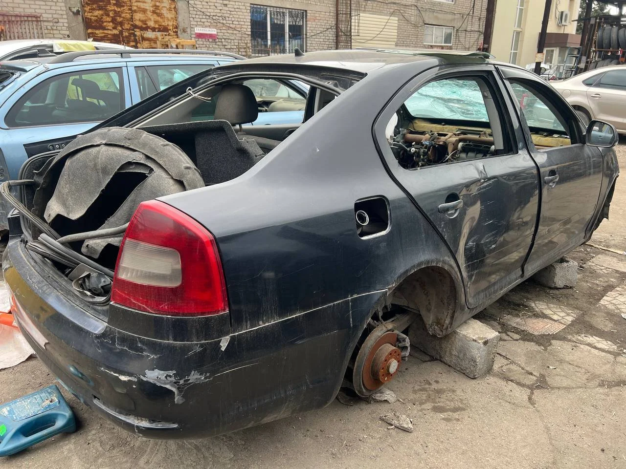 Продажа Skoda Octavia 1.6 (102Hp) (BSE) FWD MT по запчастям