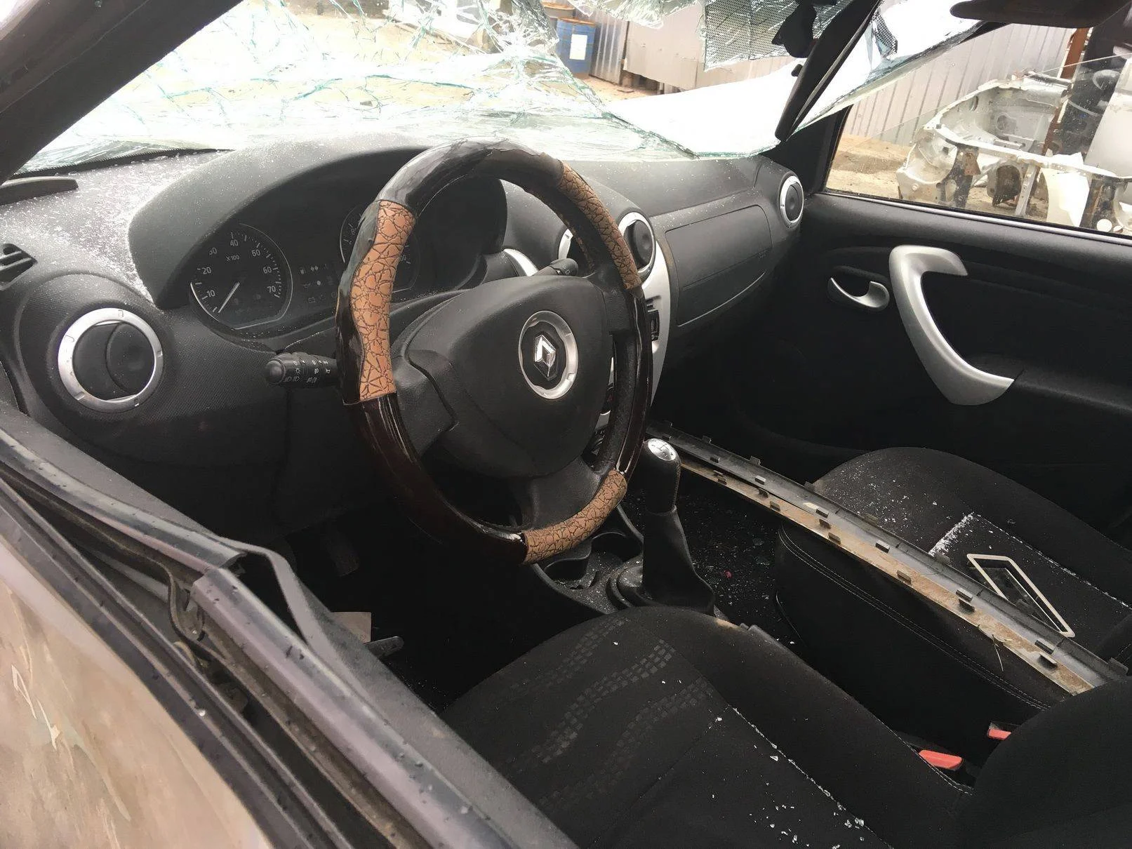 Продажа Renault Sandero Stepway 1.6 (84Hp) (K7M 710) FWD MT по запчастям