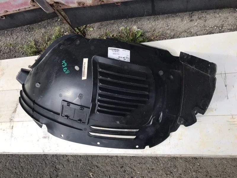 Подкрылок Mercedes GLE A1676901608 W167, передний левый