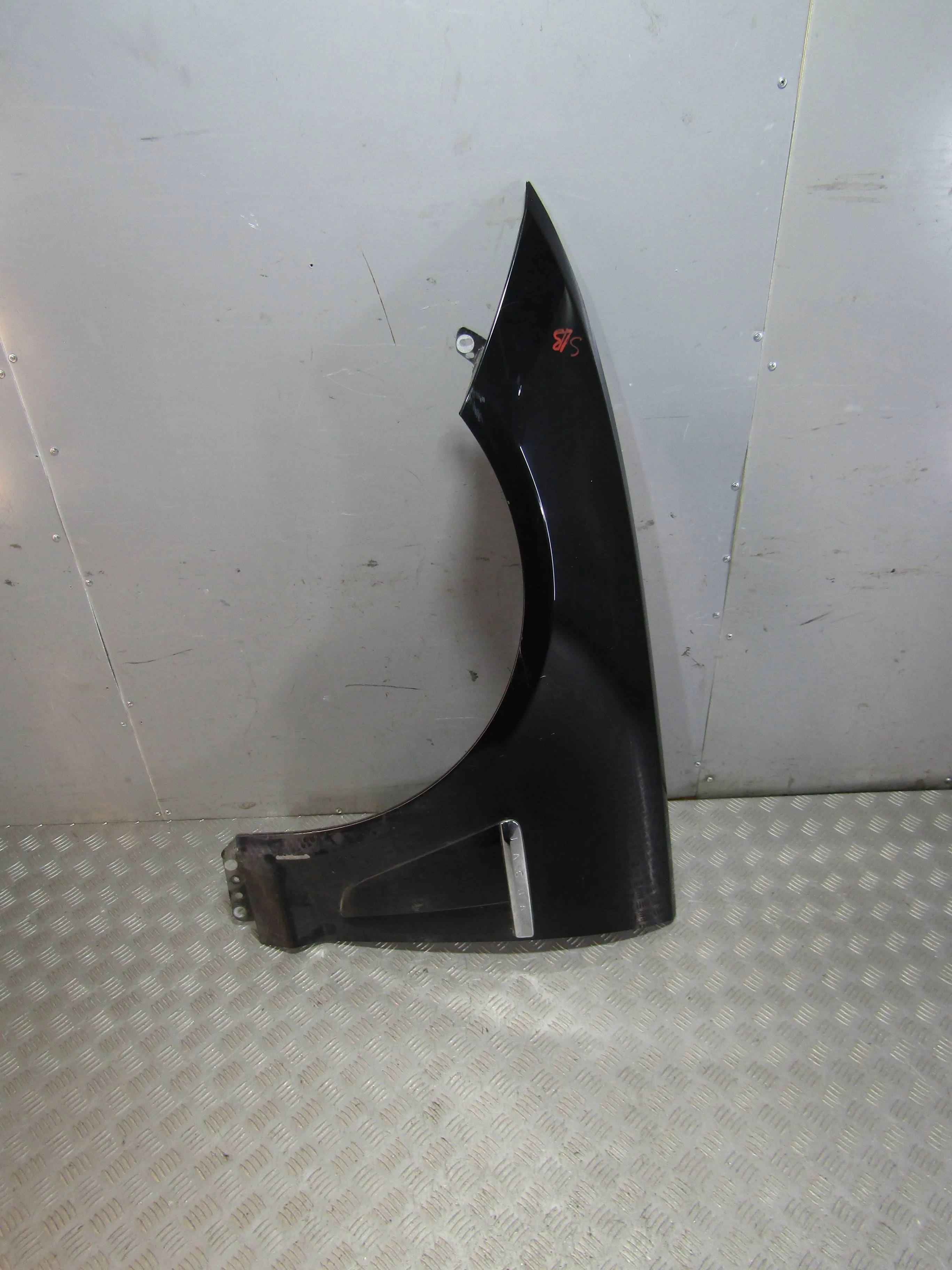 Крыло переднее левое JAGUAR XF I рестайлинг (2011