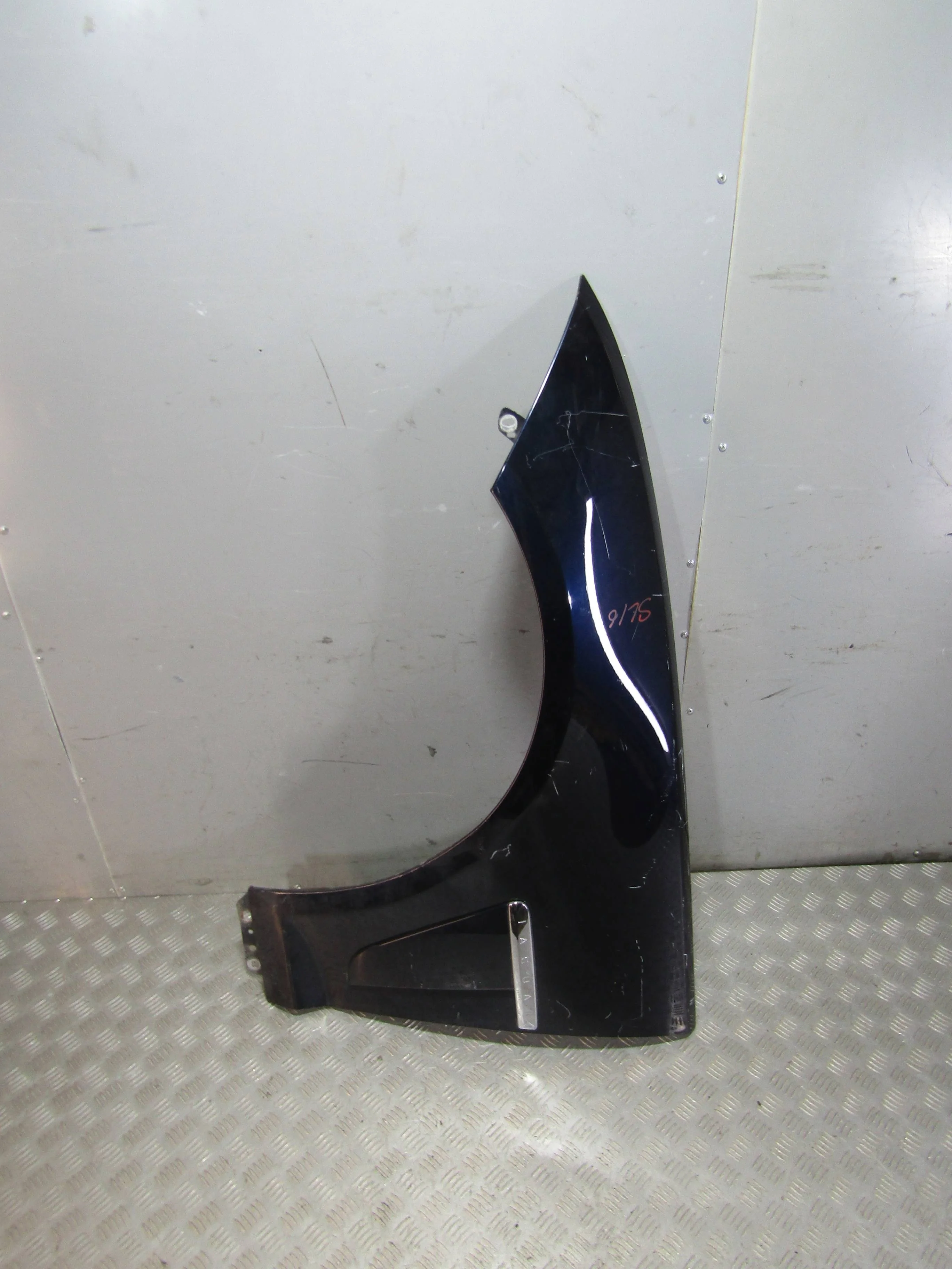 Крыло переднее левое JAGUAR XF I рестайлинг (2011