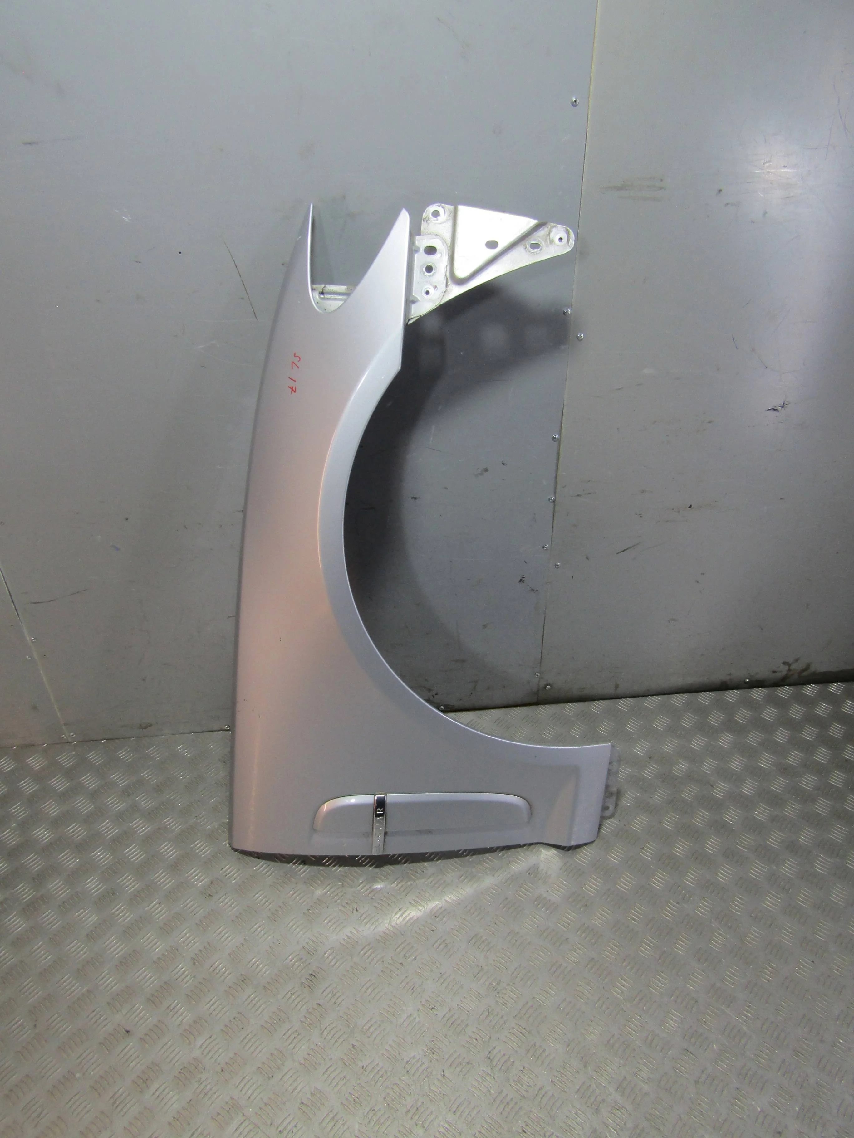 Крыло переднее правое JAGUAR XF I (2007—2011)