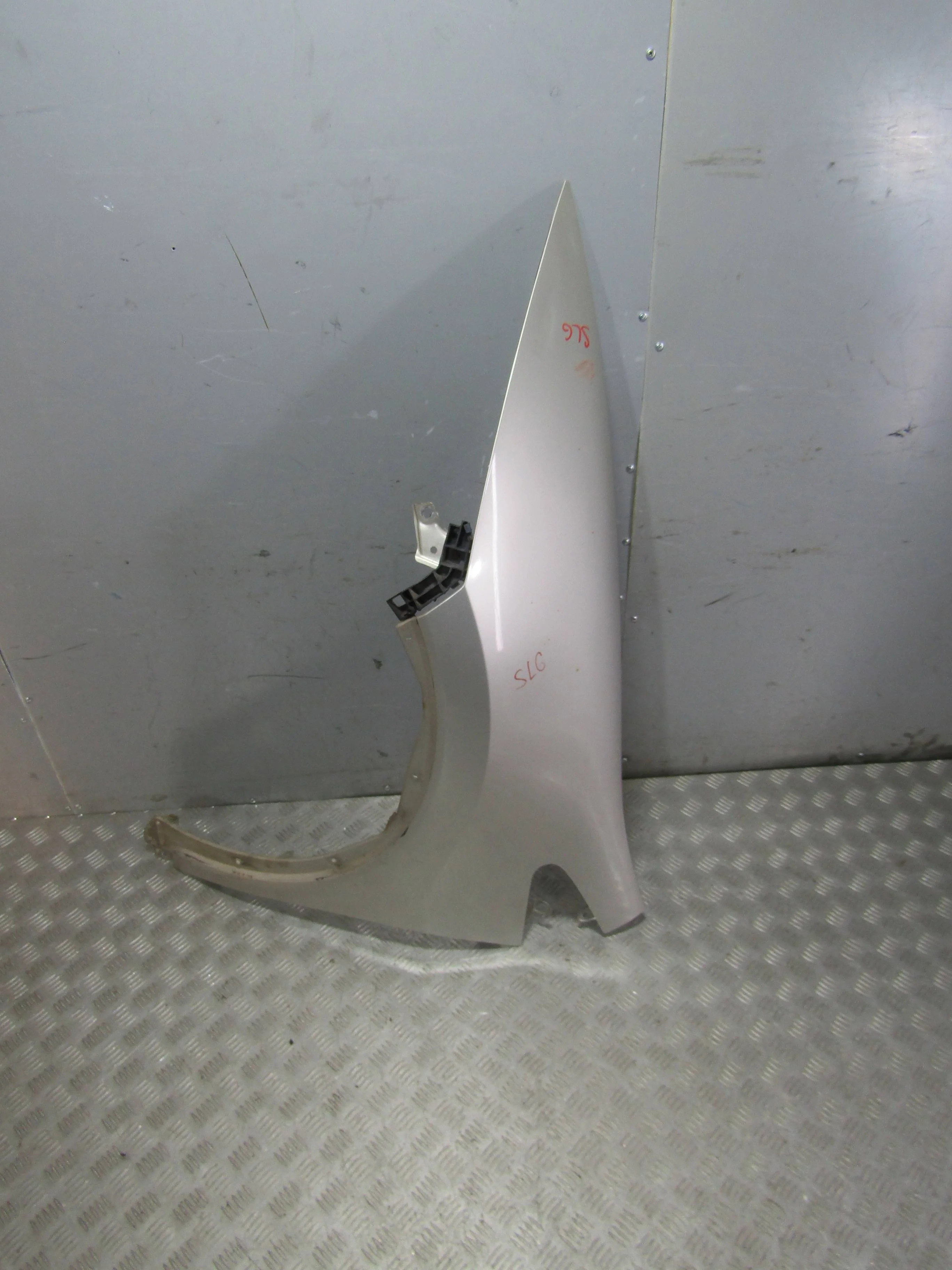 Крыло переднее левое HONDA Civic VIII (2005—2009)