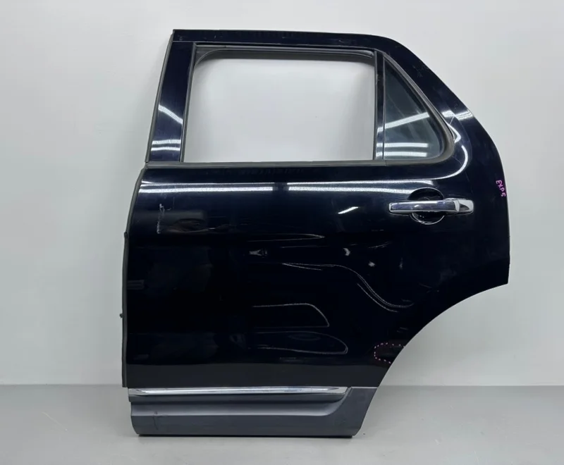 Дверь Ford Explorer 5 U502